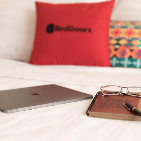 RedDoorz Premium Cloud 9 An Nhon Hotel Ho Chi Minh-stad Buitenkant foto