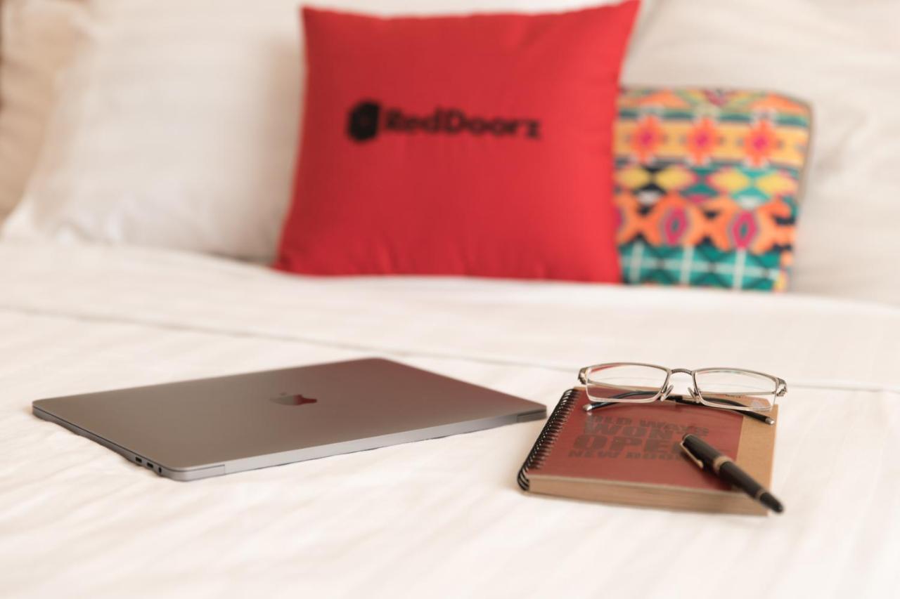 RedDoorz Premium Cloud 9 An Nhon Hotel Ho Chi Minh-stad Buitenkant foto